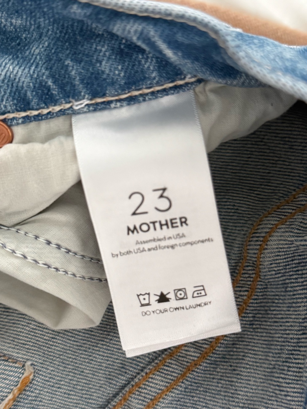 Mother Superior The Tomcat Jeans in Light Wash - Picture 5 of 5